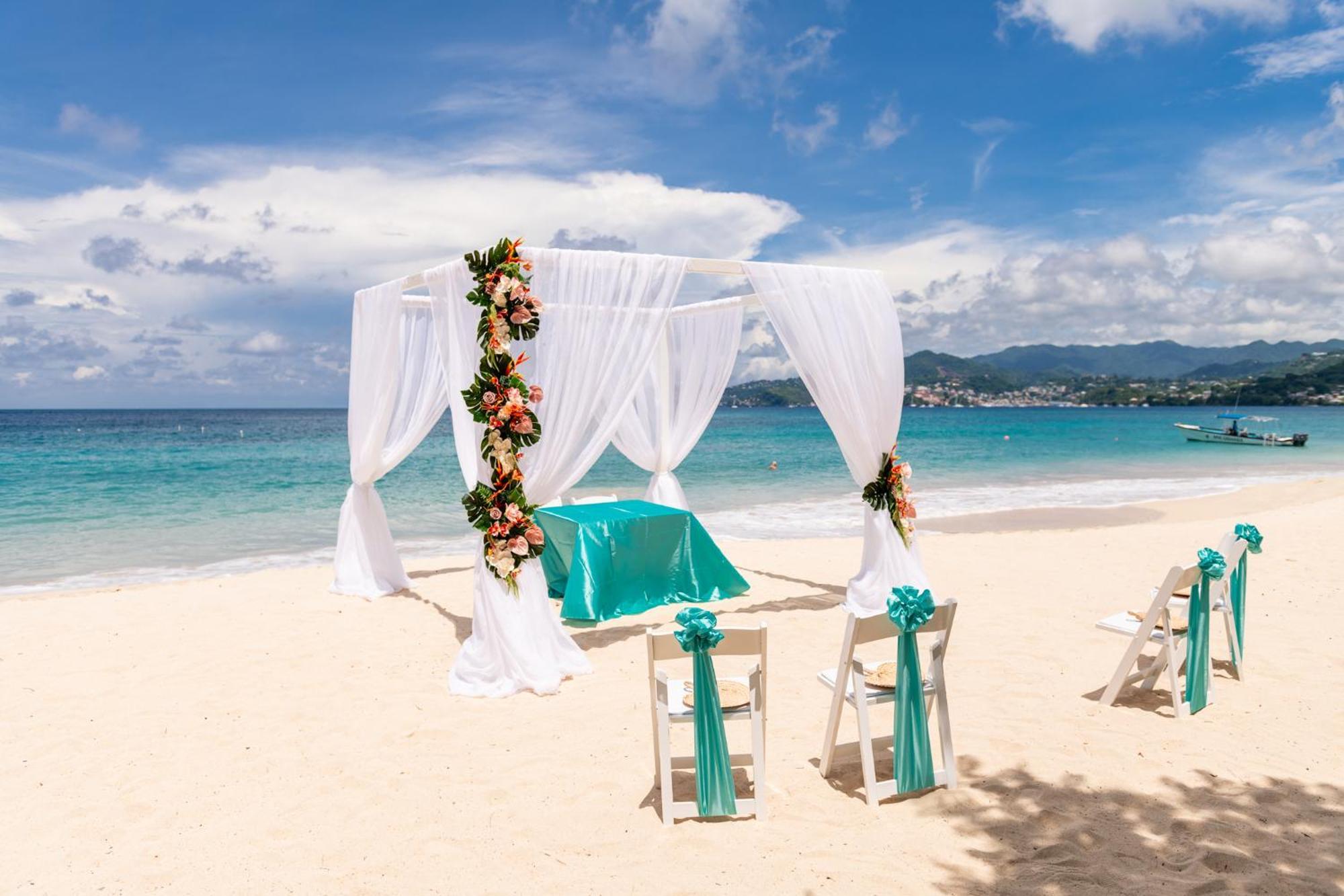 Mount Cinnamon Resort & Beach Club St. George's Экстерьер фото